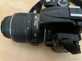 Fotoaparát Nikon D5000 s objektivem AF-S 18-55