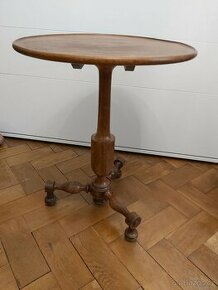 starožitný  skládací   stolek