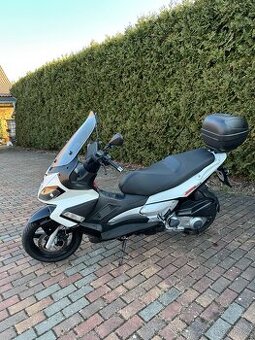 Aprilia SR 300max - 1