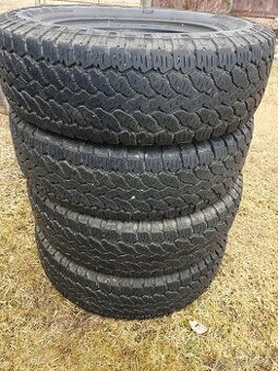 Pneu 215/75R15
