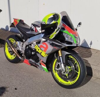 Aprilia rsv4 RR