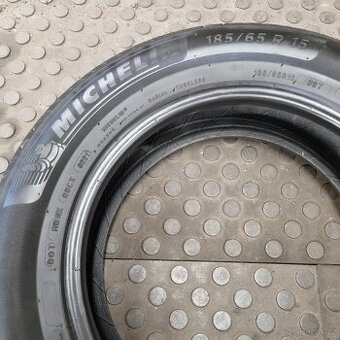 2x Letní 185/65 R15 5mm Michelin