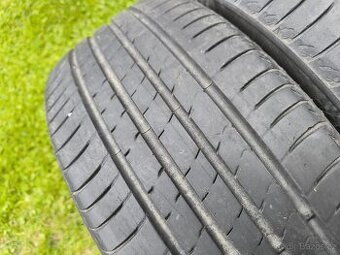 Kumho 215/45/16