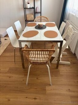 Skleněný stůl IKEA