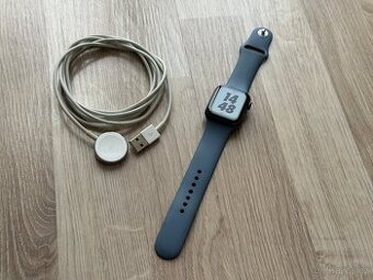 Apple Watch Series 4 40mm Space Gray / Vesmírně Šedé - TOP