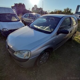 Opel Corsa 1.0i na díly