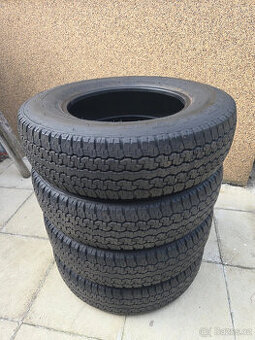 Rezervace 4x pneu Bridgestone Dueler 689 H/T 205/80 R16C