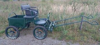 Bryčka, kočár, malý nákladní koňský povoz,