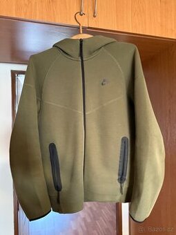 Nike tech fleece, vel. M