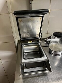 Kompletní vybavení kuchyně +restaurace