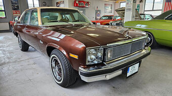 1977 Chevrolet Nova 305 V8, po renovaci