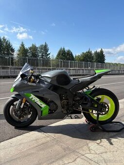 Kawasaki ZX10R – okruhová verze, r. 2015, 15 000 km