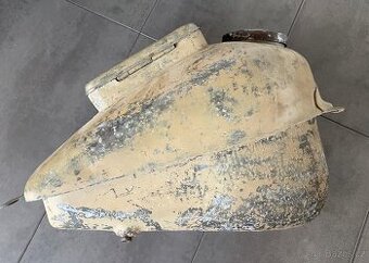 Zundapp KS 750 nádrž
