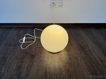 ikea fado skleněná lampa
