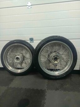 Drátěná kola na motorku