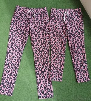 dvoje tepláky zn. Y.F.K., vel. 146/152 a vel. 128