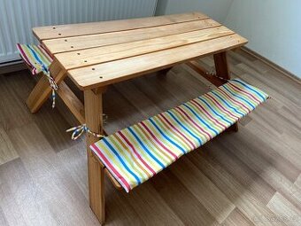 Zahradní lavice se stolečkem - dětská
