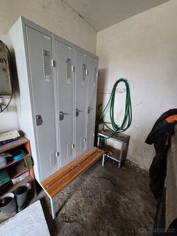 Prodáme dílenské skříňky s posezením