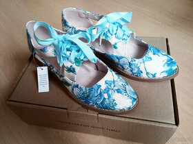 Elegantní polobotky s květinami Joe Browns