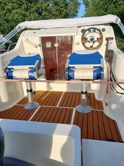 Kajutová loď- kajutový člun