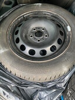 Plechové disky 16” 5x112 a zimní pneu 205/55/R16 Continental