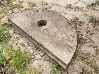 půl poklop studny