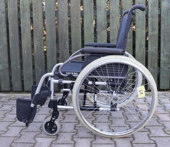 061-Mechanický invalidní vozík Meyra.