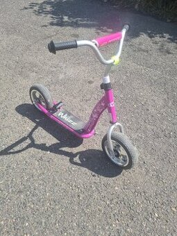 Koloběžka Worker Whizz s nášlapnou brzdou