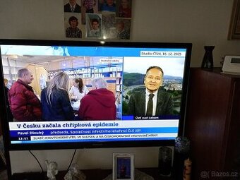 Prodám TV Panasonic 50"(127cm) vč.držáku na zeď - 1