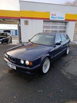 BMW E34 520i Touring – M50B20, manuál