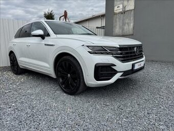 Volkswagen Touareg 3,0 TDI,210kW,R-line,1.maj.,ČR výhodně