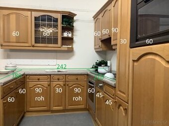 Masivní kuchyňská linka DOUBRAVKA