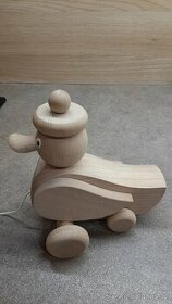 Nový dřevěný kačer