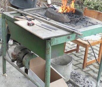 Kovářská výheň a kovadlina