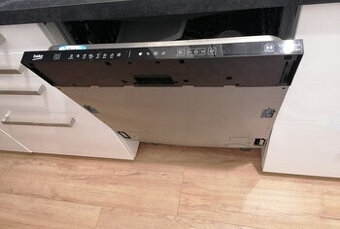 Beko myčka integrovaná, 16 sad nádobí, pc 12000kč