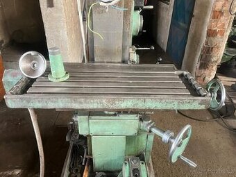 Frézka Stankoimport 676P + příslušenství