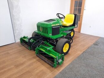 Vřetenová sekačka John Deere 2653A