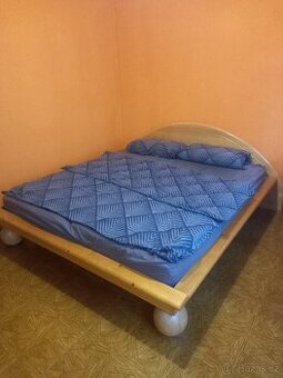 Postel z masivu ( bez matrací )