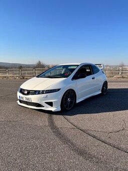 Honda Civic FN2 Championship White