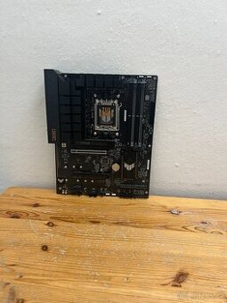 ASUS TUF GAMING B650-E WIFI Socket AM5,Funkční,Záruka