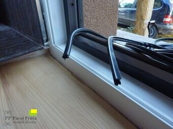 MONTÁŽ TĚSNĚNÍ DO DŘEVĚNÝCH OKEN - 1