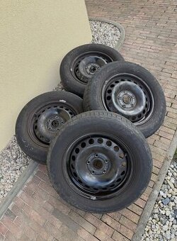 Plechové disky 5x112 s letními pneu 195/65 R15