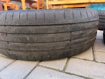 Good Year Efficient Grip 205/60 R16 92V