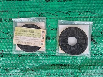pásek těsnící střešního okna Škoda Felicia 097560188H