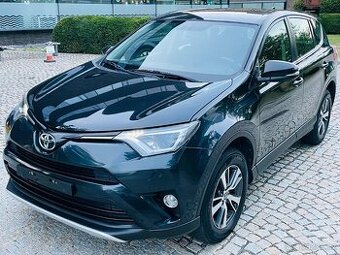 Toyota Rav4 2.0D 105KW MANUÁL 1.MAJITEL KAMERA TAŽNÉ