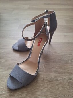 Nové sandálky Baťa - 1