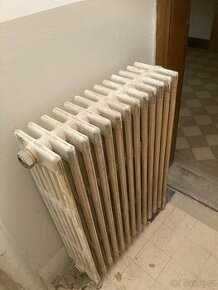 Prodám tento historický radiátor