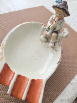 Dekorativní popelník