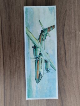 Modely letadel VEB PLATICART, plastové stavebnice.