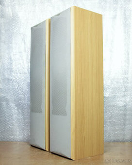 Reprobedny Jamo E 350.